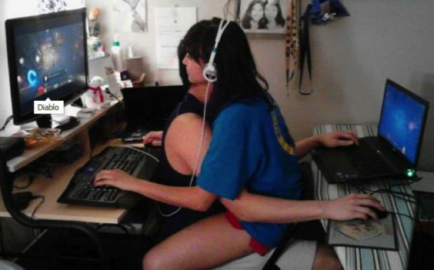 gamer-couple-1