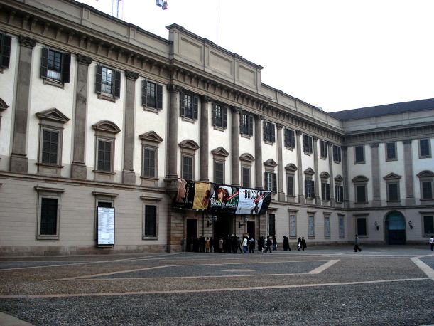 DSC03249_-_Milano_-_Palazzo_Reale_-_Cortile_-_Foto_Giovanni_Dall'Orto_10-feb-2007
