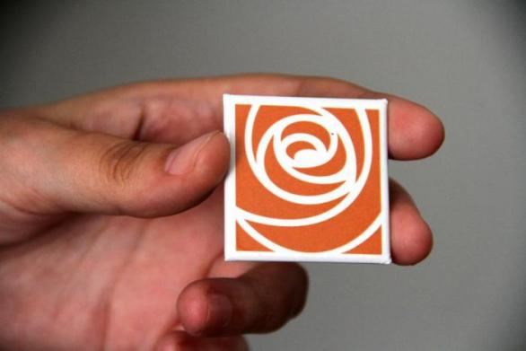 Nové logo ČSSD. Pokud by skutečně toto postačovalo k výhře ve volbách, byl by to větší zázrak než fungující socialismus.