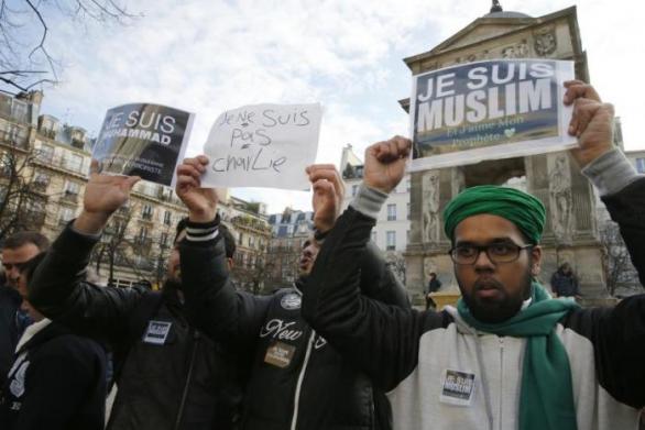 Nový prezident určí, jak se Francie postaví k muslimům a uprchlíkům.