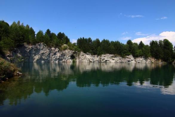 Zatopený lom Jasenice