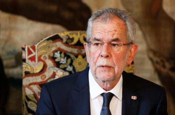 Kdo nejspíše nemá radost z volebního výsledku, je rakouský levicový prezident Van der Bellen. 