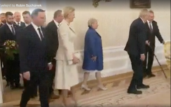 Všechny předbíhá...