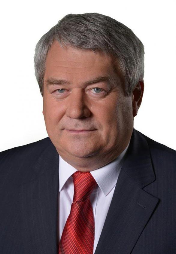 Tadyhle Vojtěch Andrejovi vládu podpoří, když mu buce moct sekat trávu na zahradě