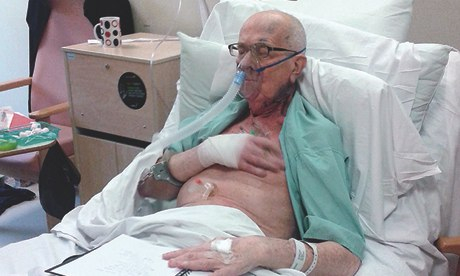Tento muž byl vystaven agresivnímu čárovému kódu na pouhé dvě hodiny. Následky si nese dodnes