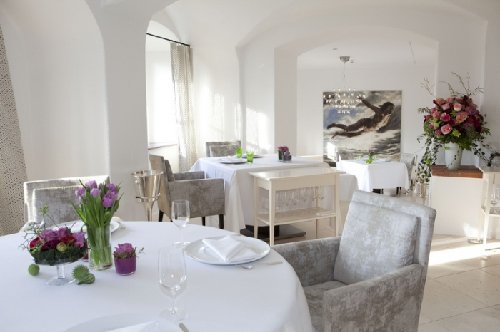 V hradní restauraci budete chtít sedět a ochutnávat rozmanité pokrmy až do příštího století.