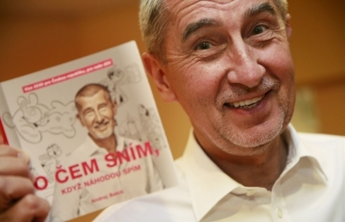 Andrej Babiš neskrývá nadšení z toho, že jeho knížka opět vrátila děti ke čtení