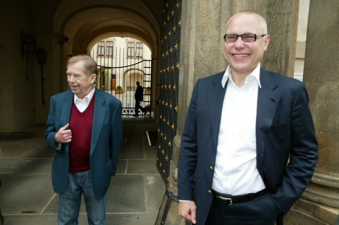 &quot;Čistý&quot; Havel a &quot;špinavý&quot; Bakala byli nejlepší přátelé. Zvláštní...