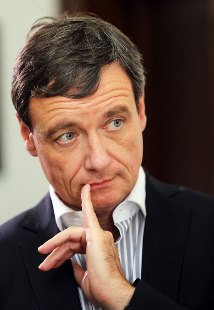 &quot;Vyjadřují mi podporu a sympatie,&quot; pochvaluje si přízeň lidí David Rath, který de facto i z jejich peněz jako hejtman zpronevěřil miliony korun 
