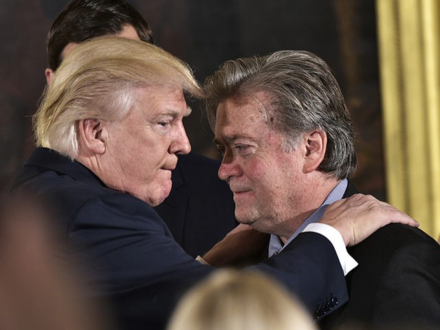 Nyní je Bannon jedním z nejbližších poradců Donalda Trumpa. Za sebou má dosti neobvyklou kariéru.