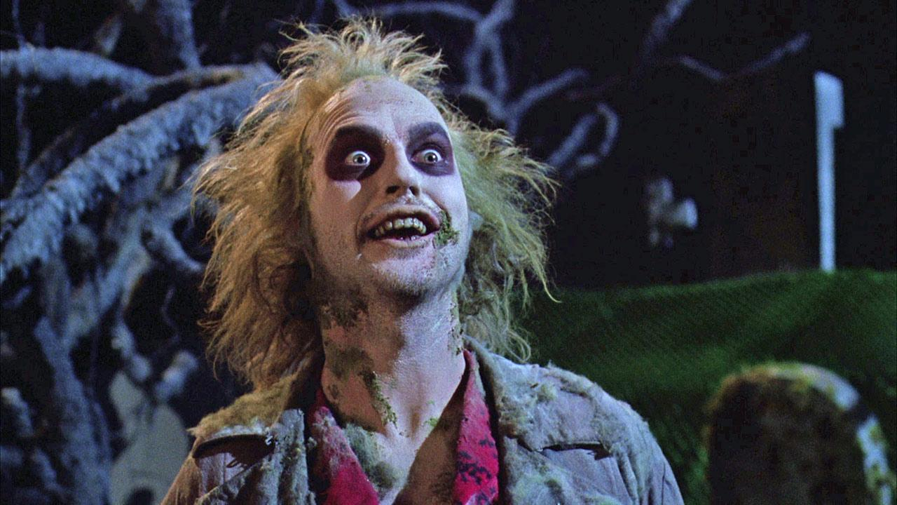 Beetlejuice (1988) - Už od roku 2014 se v Hollywoodu hovořilo o pokračování Beetlejuice, avšak až v loni Burton potvrdil uvedení filmu do kin na rok 2018. Těšit se můžeme opět na  Michaela Keatona a Winonu Ryder.