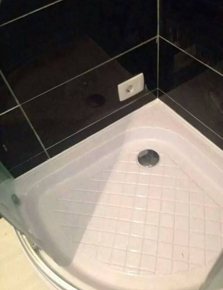 Když si potřebuješ oholit nohy a máš krátký kabel.