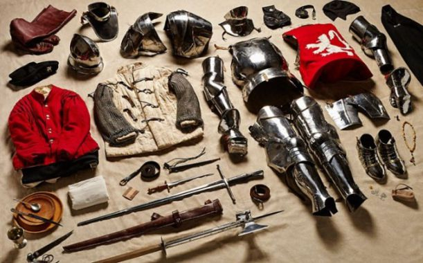 Zbroj vojáka, který bojoval na straně Yorků v bitvě u Bosworthu (Válka růží), 1485
