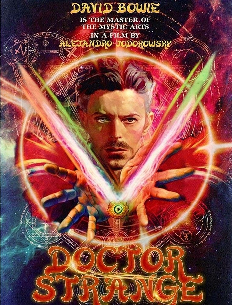 Kdo jiný by mohl hrát hlavní roli v marvelovce Doctor Strange než David Bowie? Skoro nás mrzí, že se to fakt nestalo...