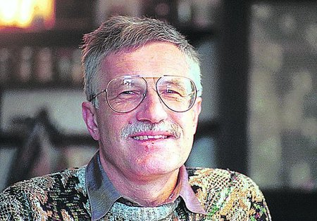 Vysmíval se módní policii několik dekád přímo do obličeje