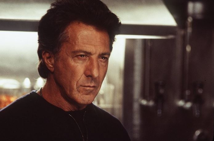 Dustin Hoffman ve sci-fi snímku Koule (1998).