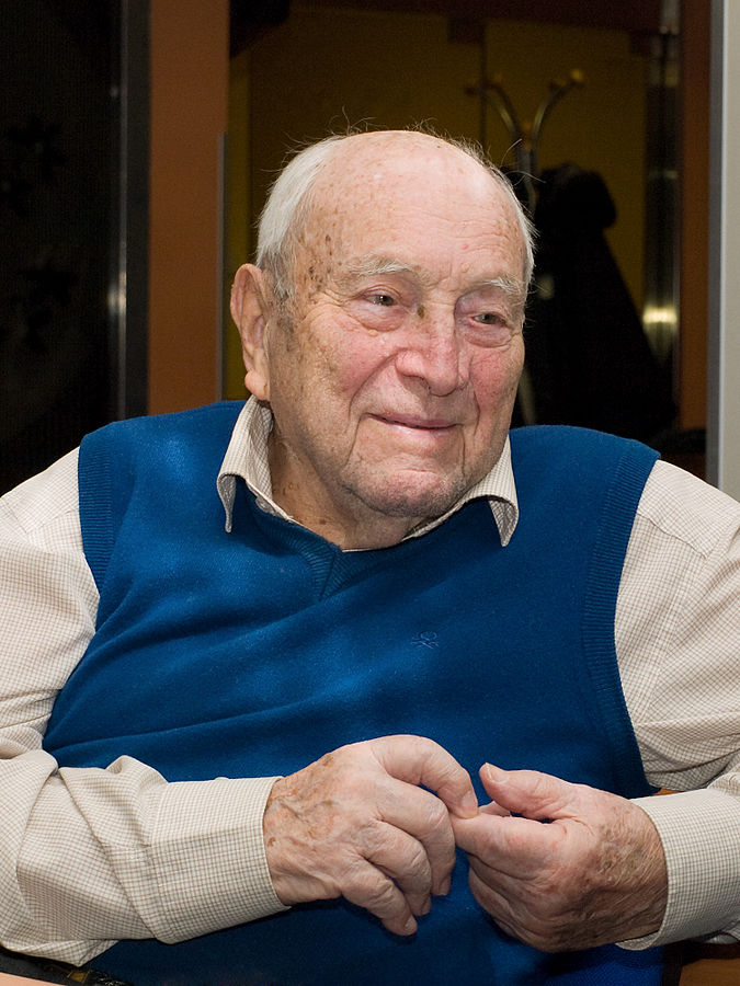 Po tomto muži byl dalekohled v roce 2012 pojmenován. Český astronom Luboš Perek, kterému je 99 let, se o stavbu dalekohledu významně zasadil.