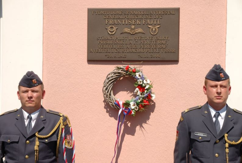 Rodný dům Františka Fajtla v Doníně na Lounsku. Zde vyrůstal válečný hrdina.