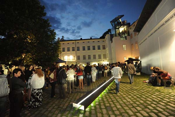 Muzejní noc je hojně navštěvovaná akce, chce si to tedy dobře rozmyslet, kam vyrazíte