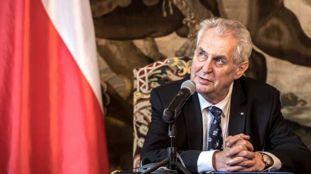 Miloš Zeman už vyhlíží své druhé prezidentské volby. Zatím to vypadá, že funkci bude obhajovat jen proti občanským kandidátům.