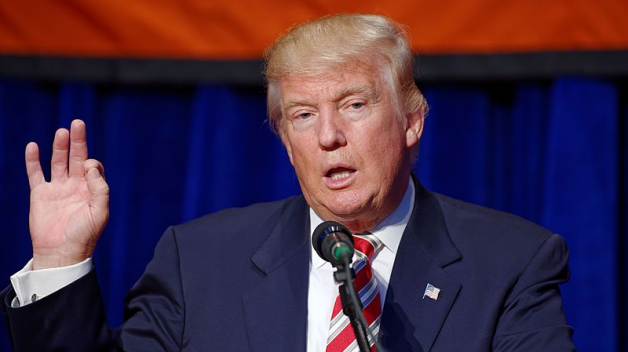Donald Trump slíbil, že lidem právo nosit zbraně nevezme.
