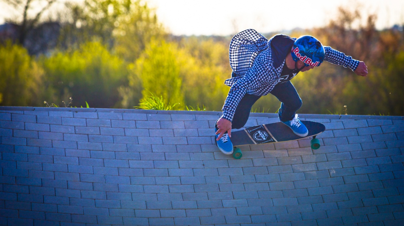 Michal Maroši na longboardu