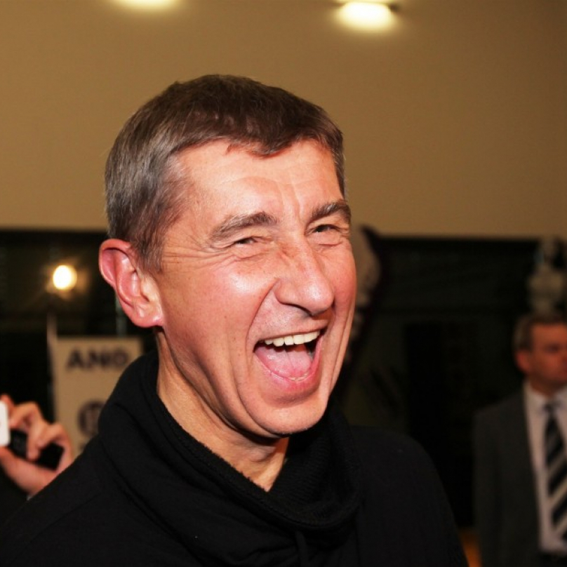 Andrej Babiš se může klidně smát. Jeho vydání do rukou spravedlnosti je vzdálenější než kdy dřív.