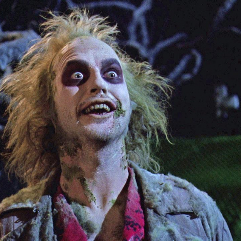 Beetlejuice (1988) - Už od roku 2014 se v Hollywoodu hovořilo o pokračování Beetlejuice, avšak až v loni Burton potvrdil uvedení filmu do kin na rok 2018. Těšit se můžeme opět na  Michaela Keatona a Winonu Ryder.