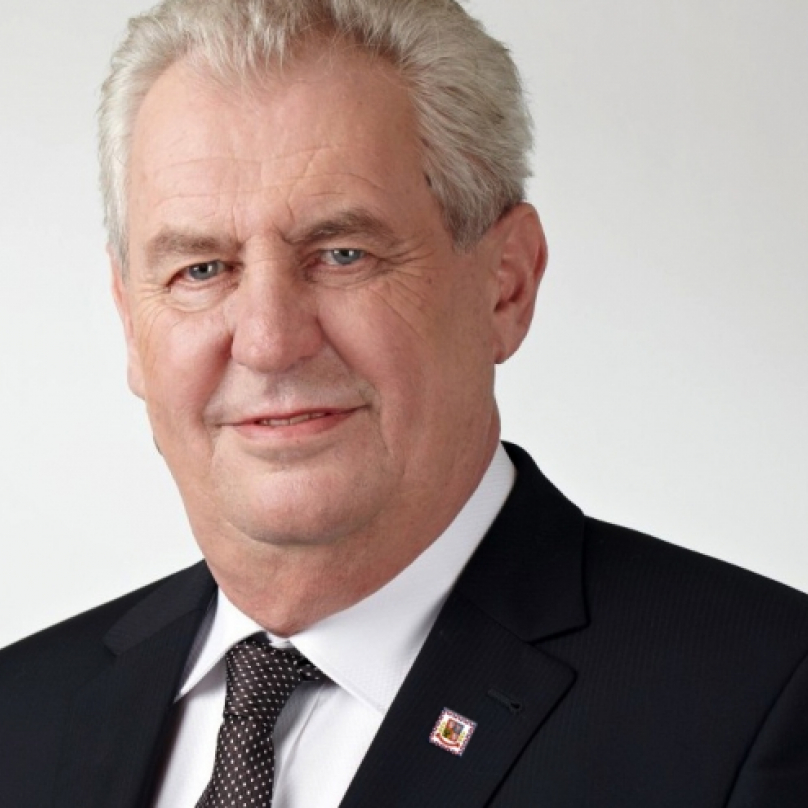 Miloš Zeman si musí nechat podepsat pracovní smlouvu