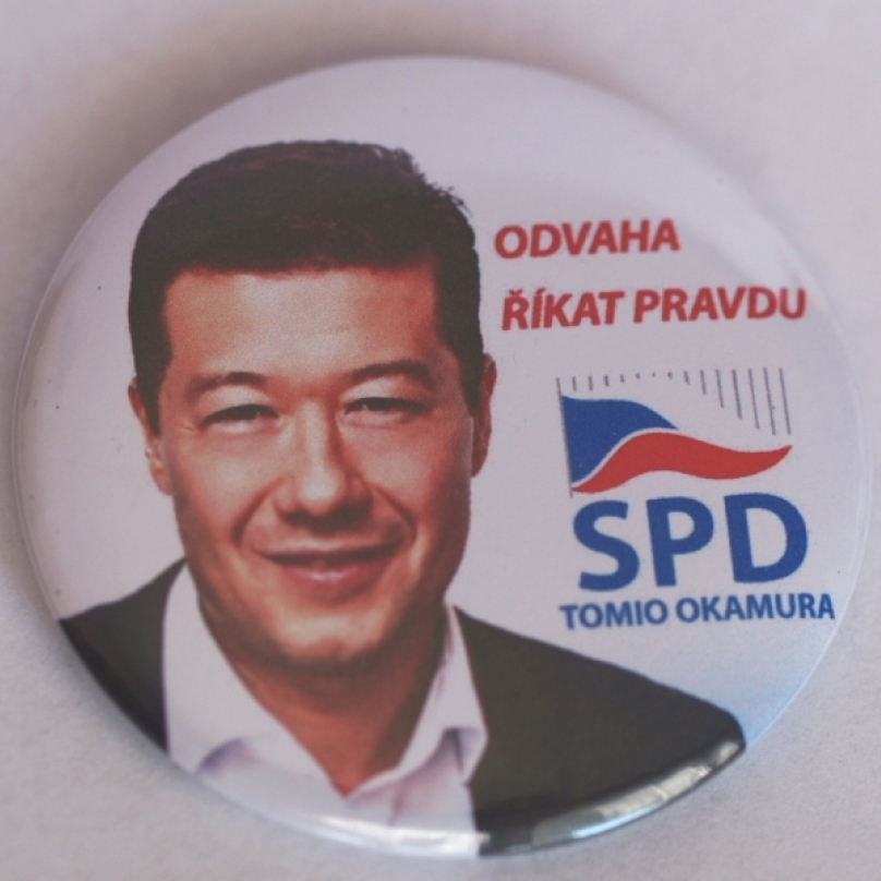 k ceně patří samozřejmě i výroční odznáček SPD