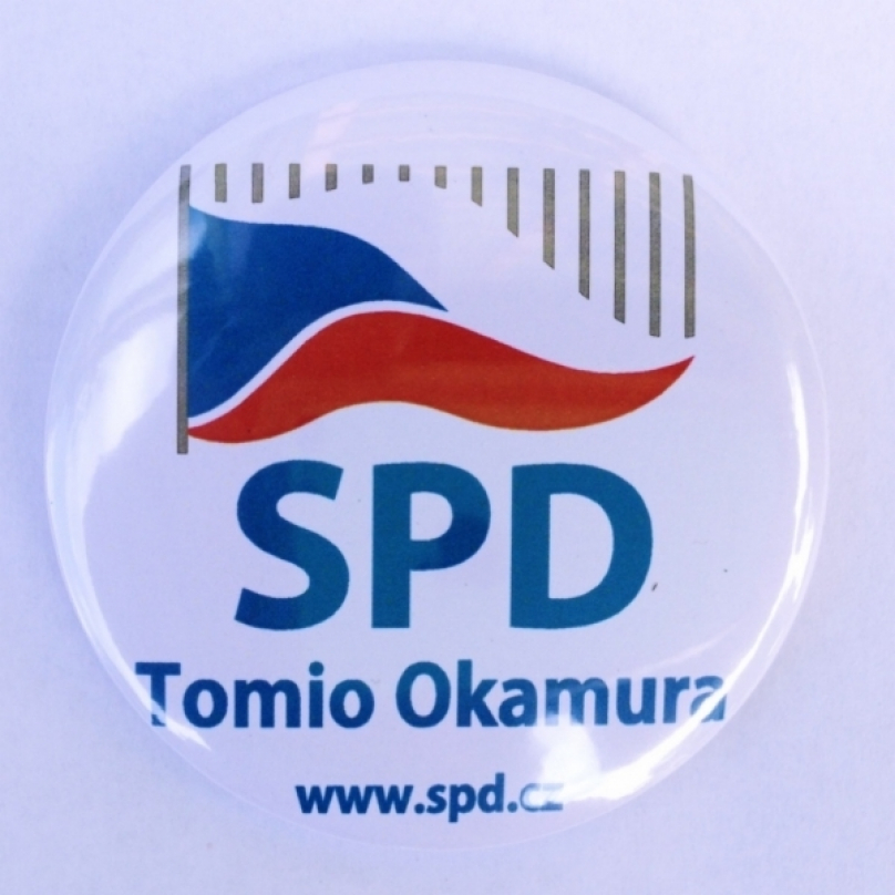 Teroristé skrz e-shop nutí členy SPD kupovat tyto odznáčky
