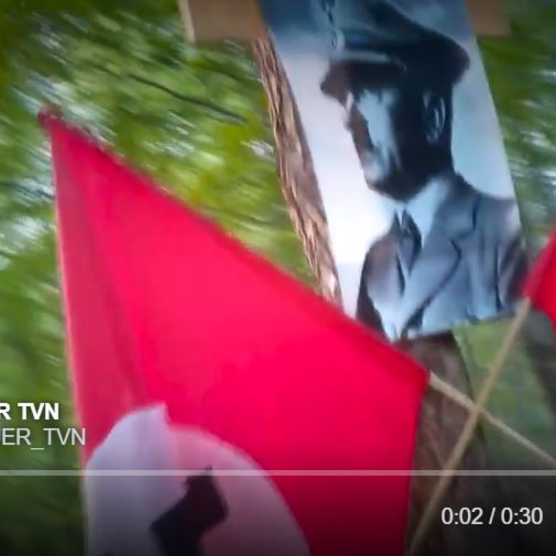 Reportáž je natáčena na mobilní telefony a skrytými kamerami.