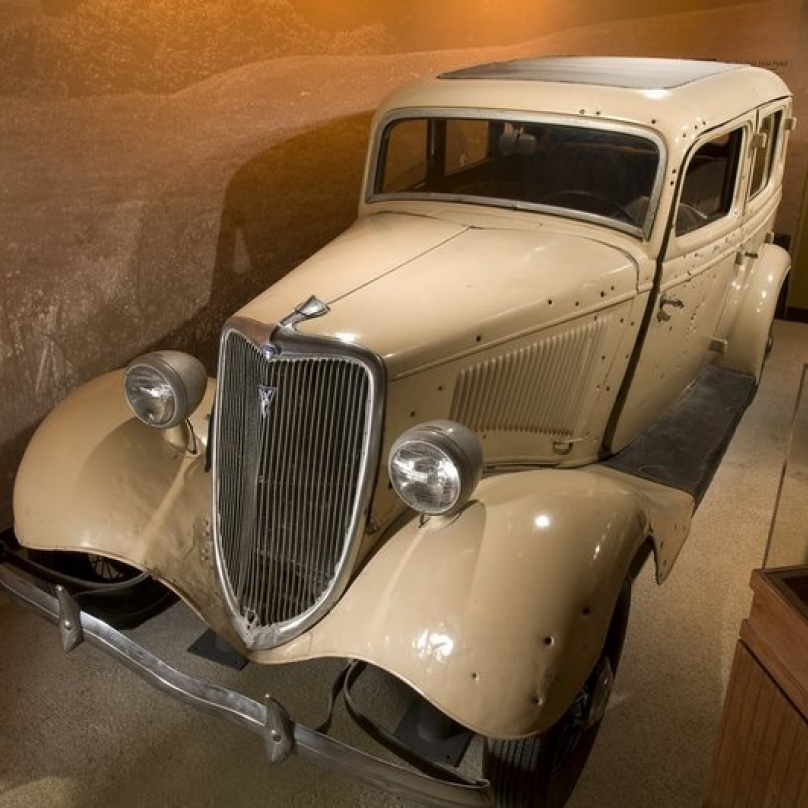 Auto, ve kterém byli rozstříleni Bonnie a Clyde, Alcatraz East Crime Museum.