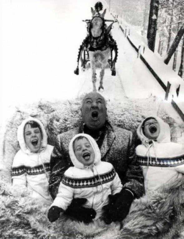 16. Alfred Hitchcock si hraje s vnoučaty (rok 1960)