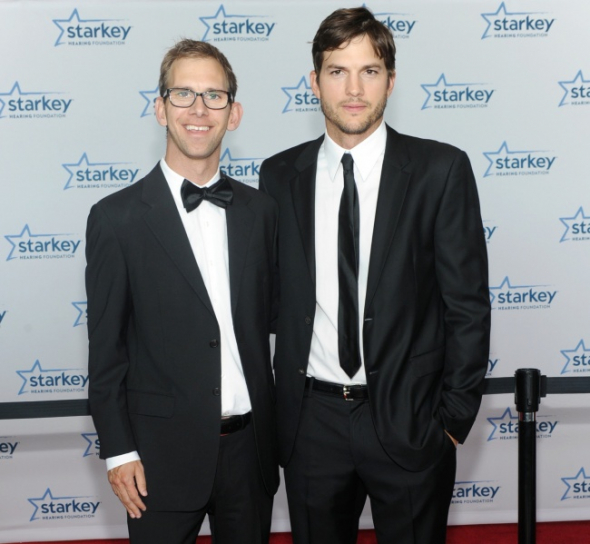 10. Michael Kutcher a Ashton Kutcher