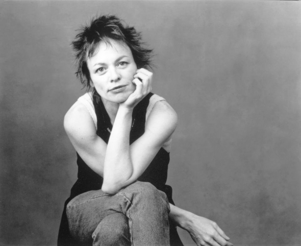 „SEX není záležitost křivek, nýbrž chemie. Muži vycítí sex-appeal, i když je zašitý v pytli.“ – Laurie Anderson